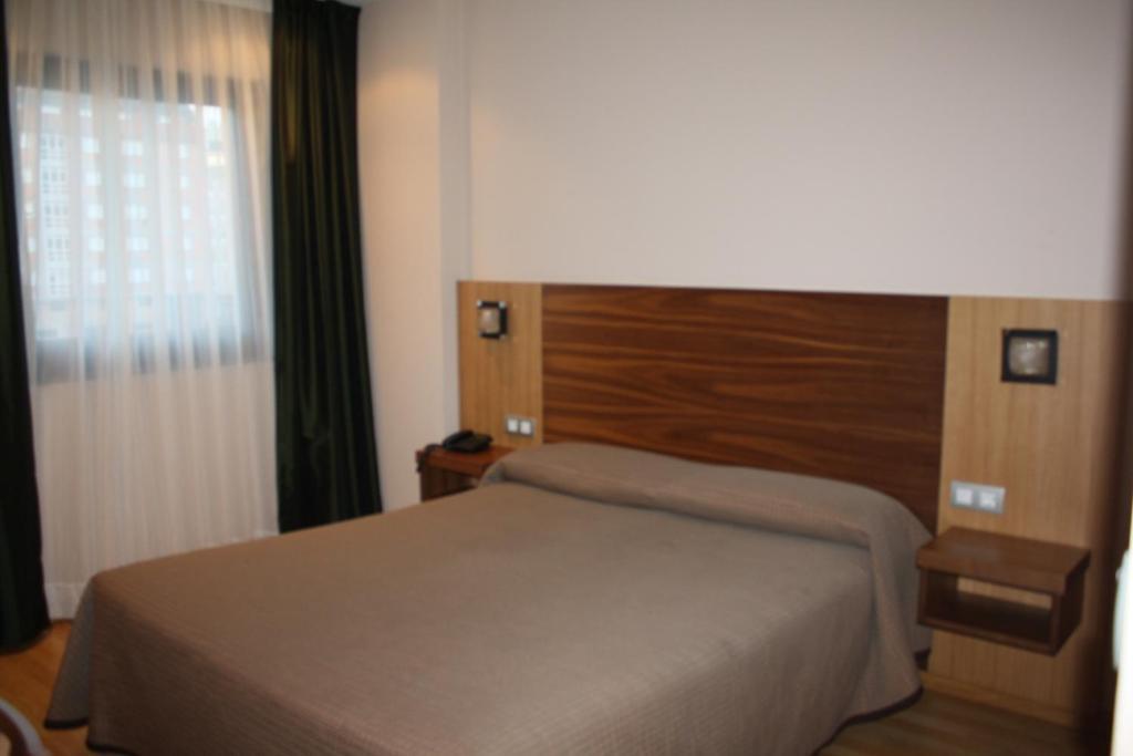 Hotel Mar De Plata Sarria Ruang foto